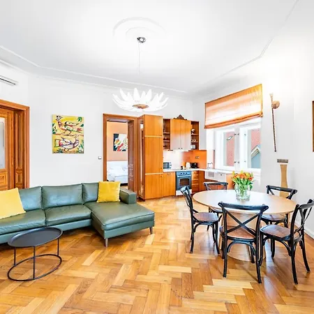 Malostranska 4* Prague