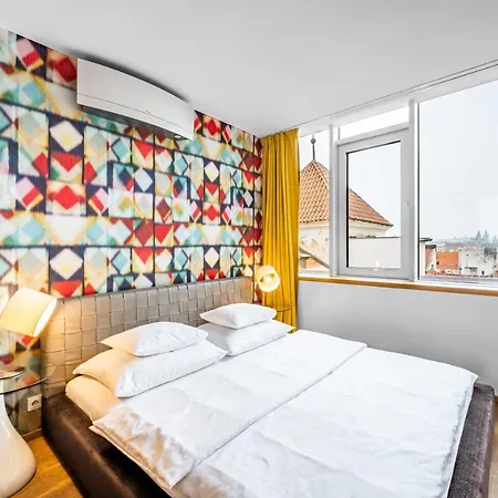 Aparthotel Malostranska 4*