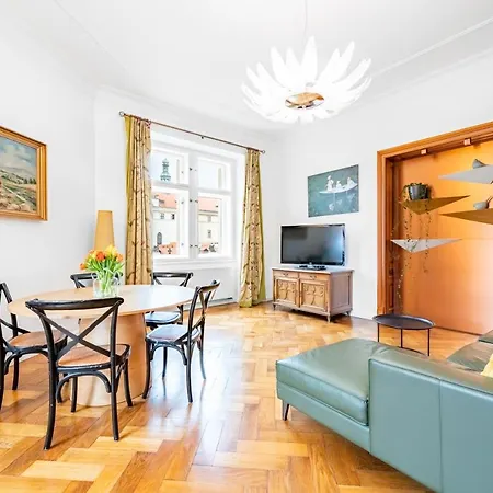 Malostranska 4* Prague