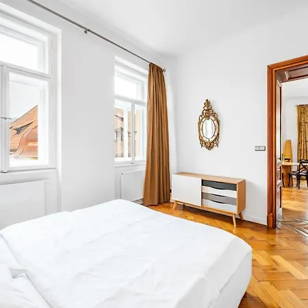 Malostranska 4*
