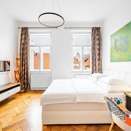 Aparthotel Malostranska 4*