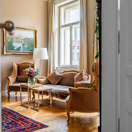 Aparthotel Malostranska 4*