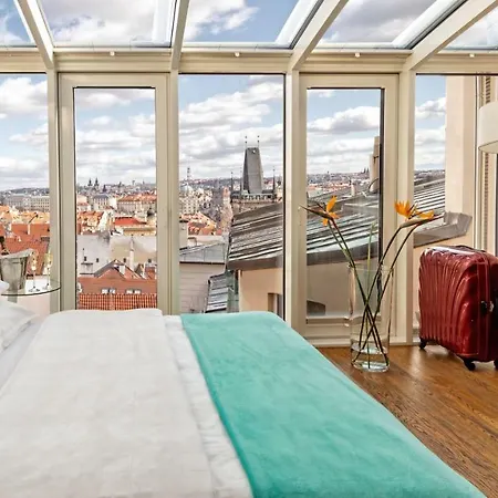 Aparthotel Malostranska 4*