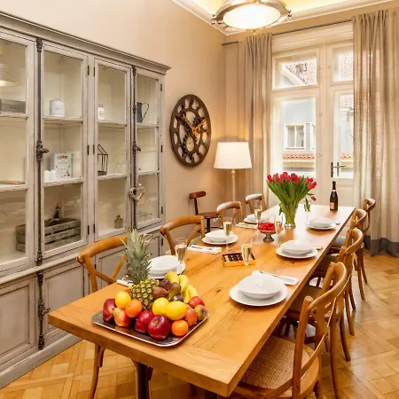 Malostranska 4* Prague