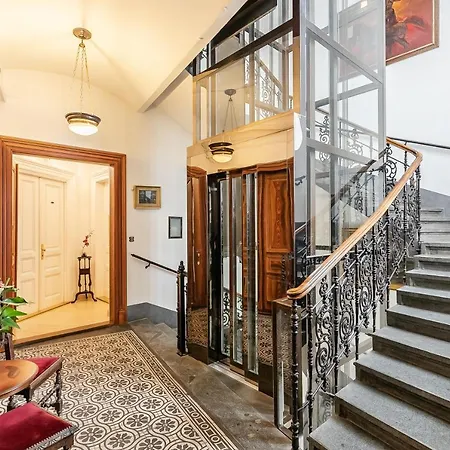 Malostranska 4* Prague