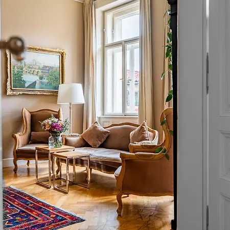 Malostranska 4*