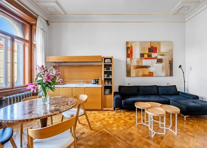 Malostranska 4*